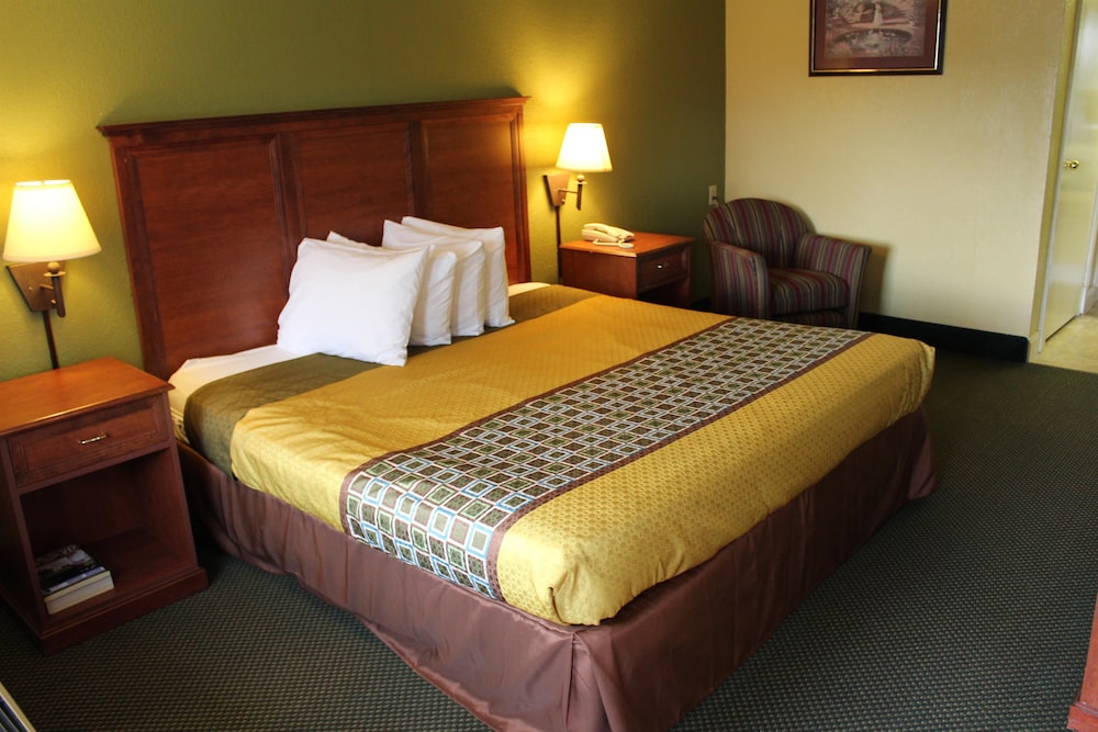 Room, 1 King Bed, Accessible, Non Smoking - Photo 1