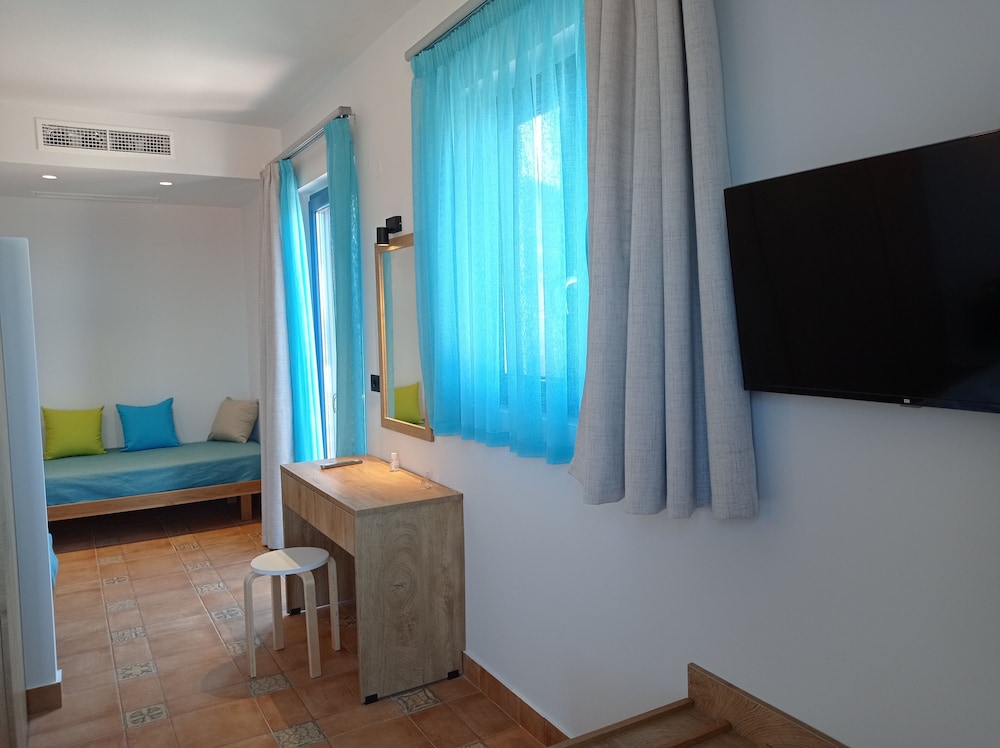 Family Studio, Balcony, Sea View - Photo 2