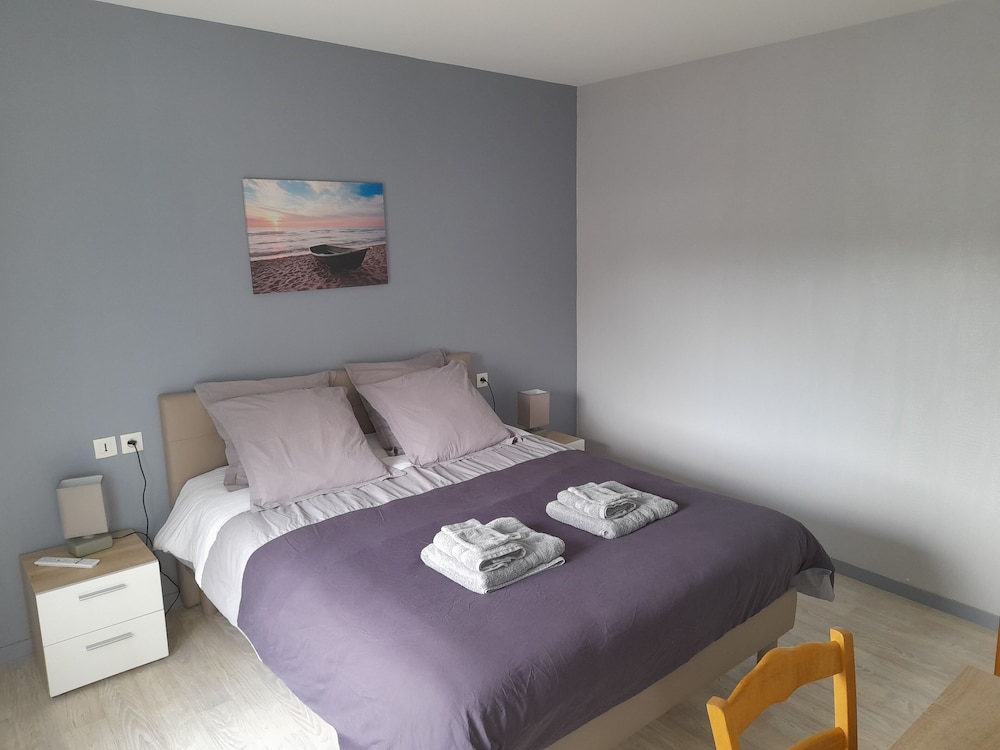 Room, 1 Queen Bed, Non Smoking, Private Bathroom