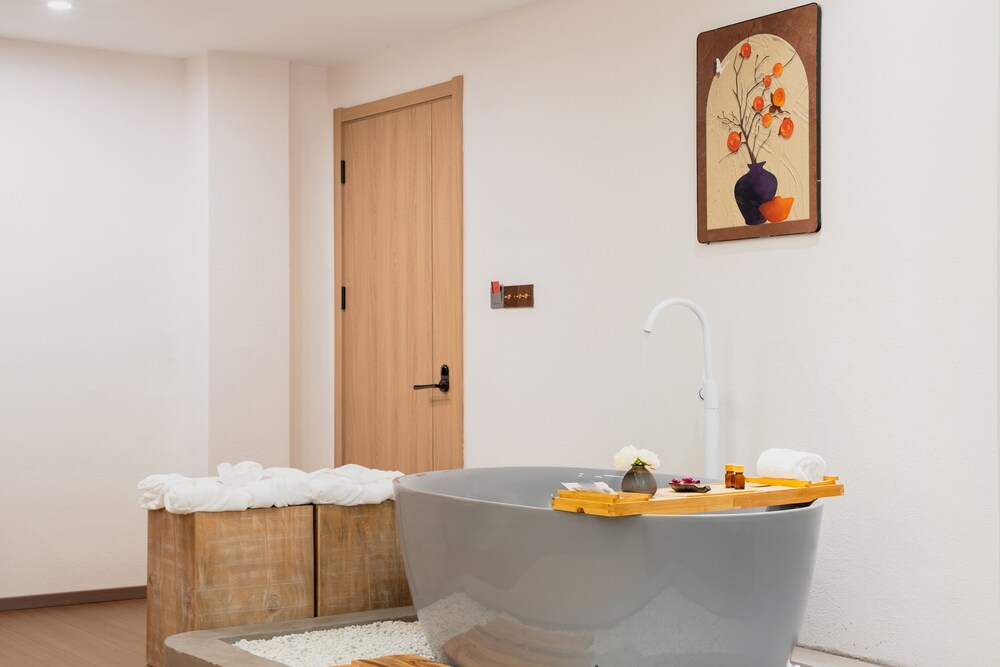 Romantic Double Room, Courtyard View photo 3