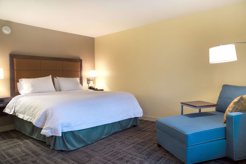 Room, 1 King Bed, Accessible, Bathtub photo 2