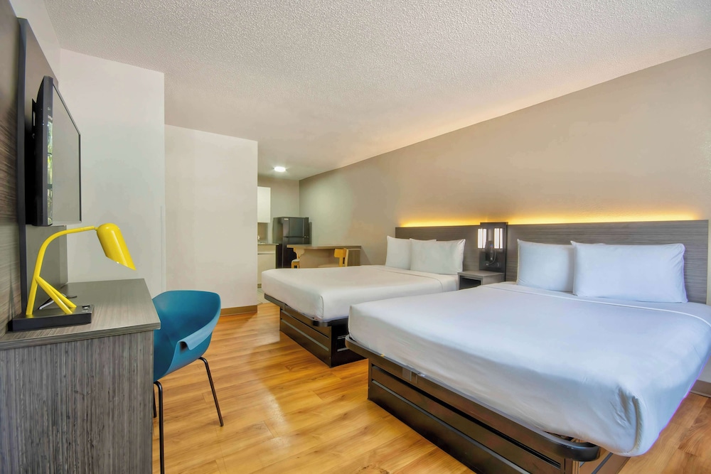 Studio 6 Extended Stay - Austin, TX - Midtown, Photo 2