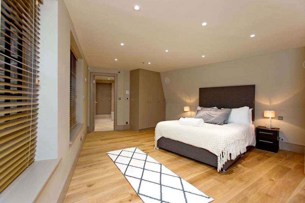 Luxury Apartment photo 3
