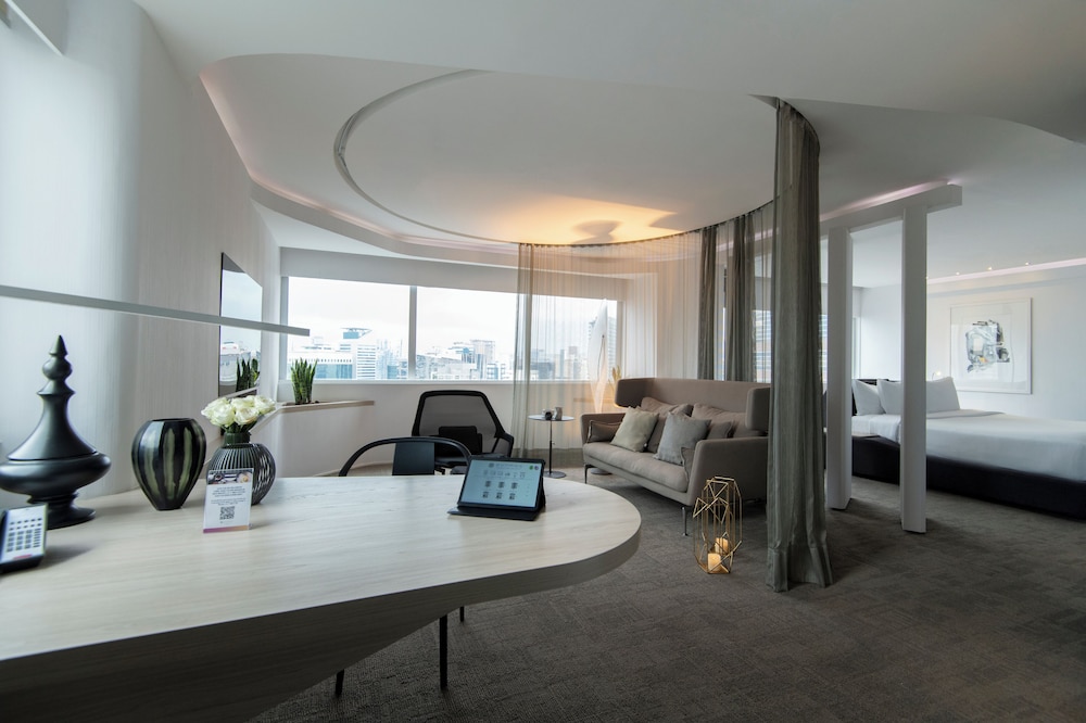Suite, 1 King Bed, Bathtub photo 2