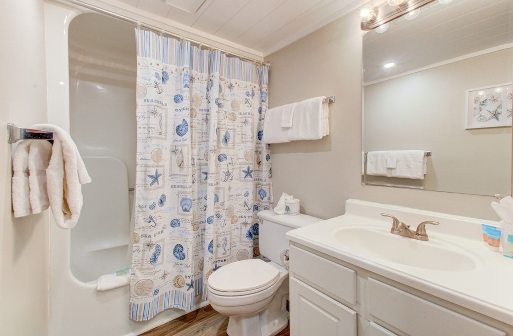Condo, 1 Bedroom photo 2