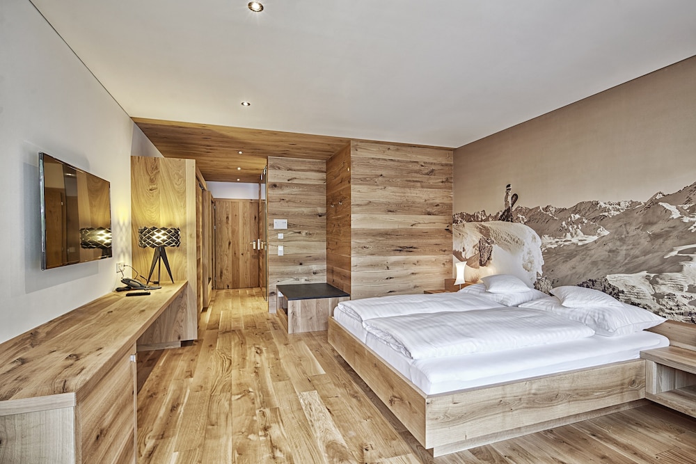 Junior Double Room, Balcony, Mountain View photo 1