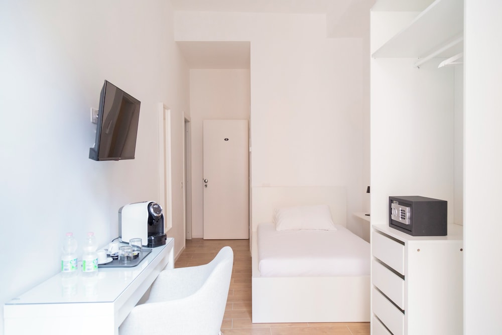 Classic Single Room, Balcony, Courtyard View