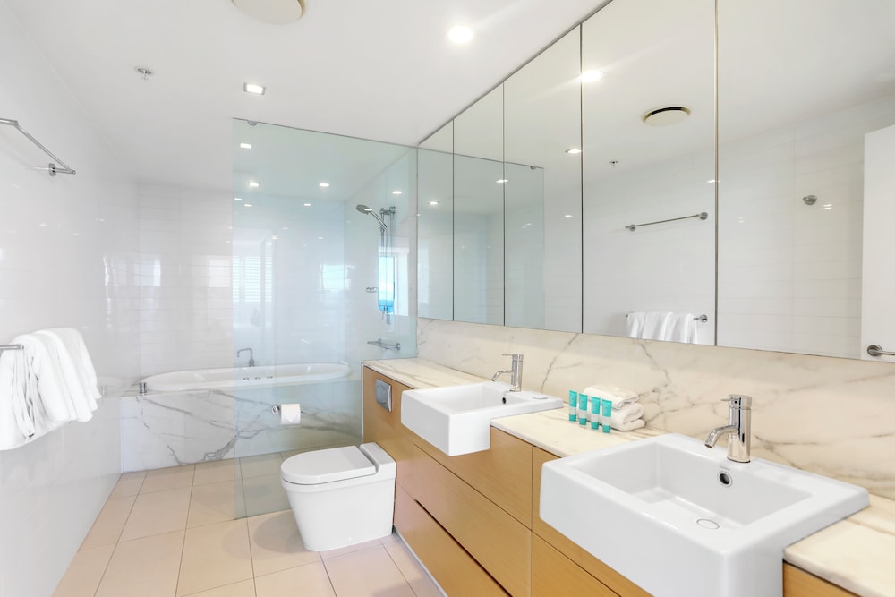 3 Bedroom Superior Ocean View thumbnail 6