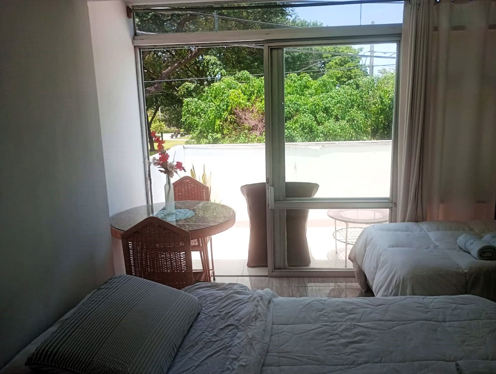 2 Executive Suite, 2 Bedrooms, Balcony, Park View photo 1