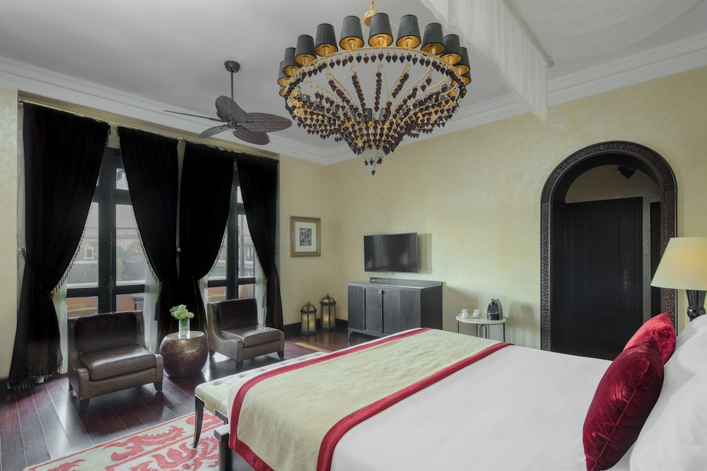 Palace Luxury Room, 1 King Bed, Garden View - Photo 1