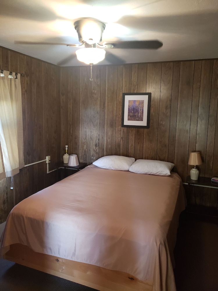Basic Cabin photo 1