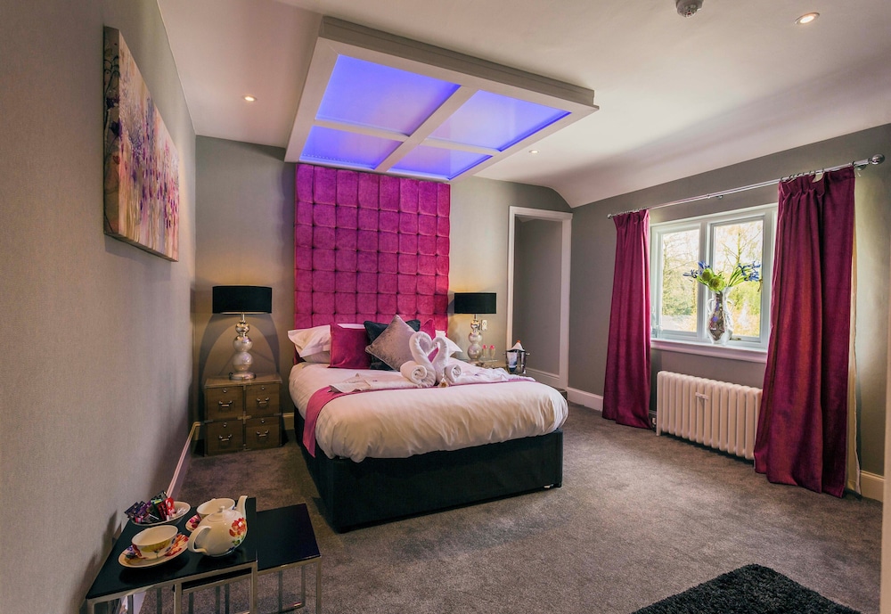 Suite (The Iris)