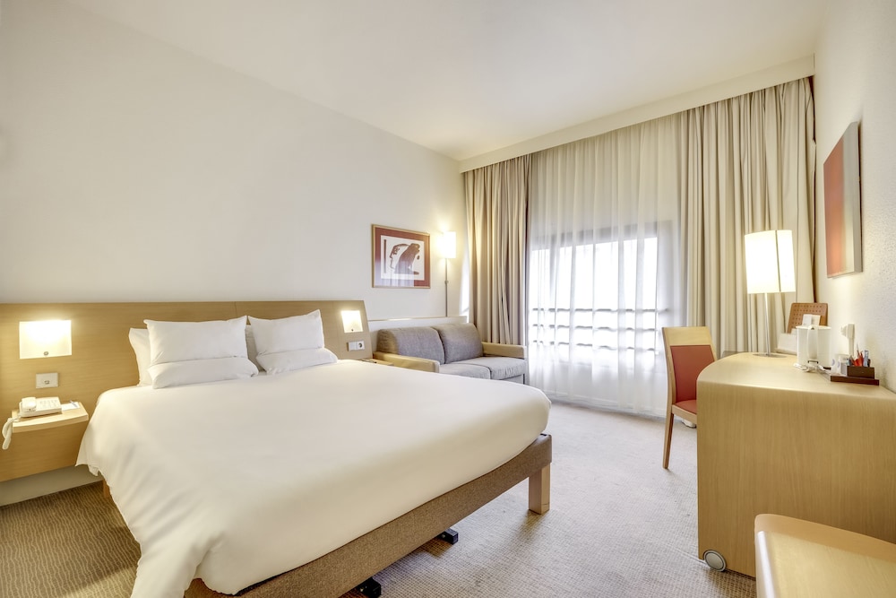 Executive Room, 1 King Bed - Photo 6