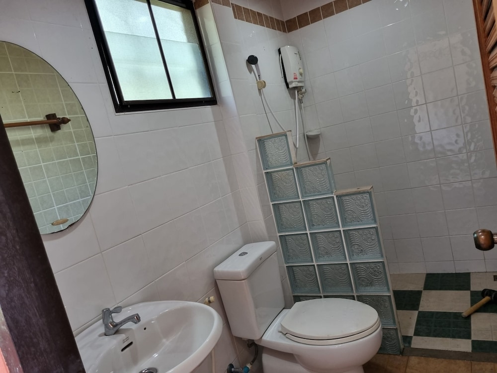 Family Quadruple Room - Photo 8
