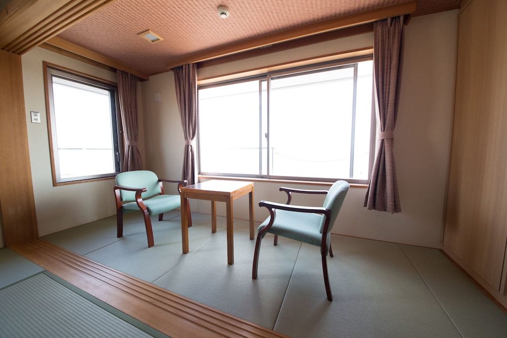 Japanese Room, City view, Non Smoking, Breakfast & Buffet Dinner in the annex photo 3