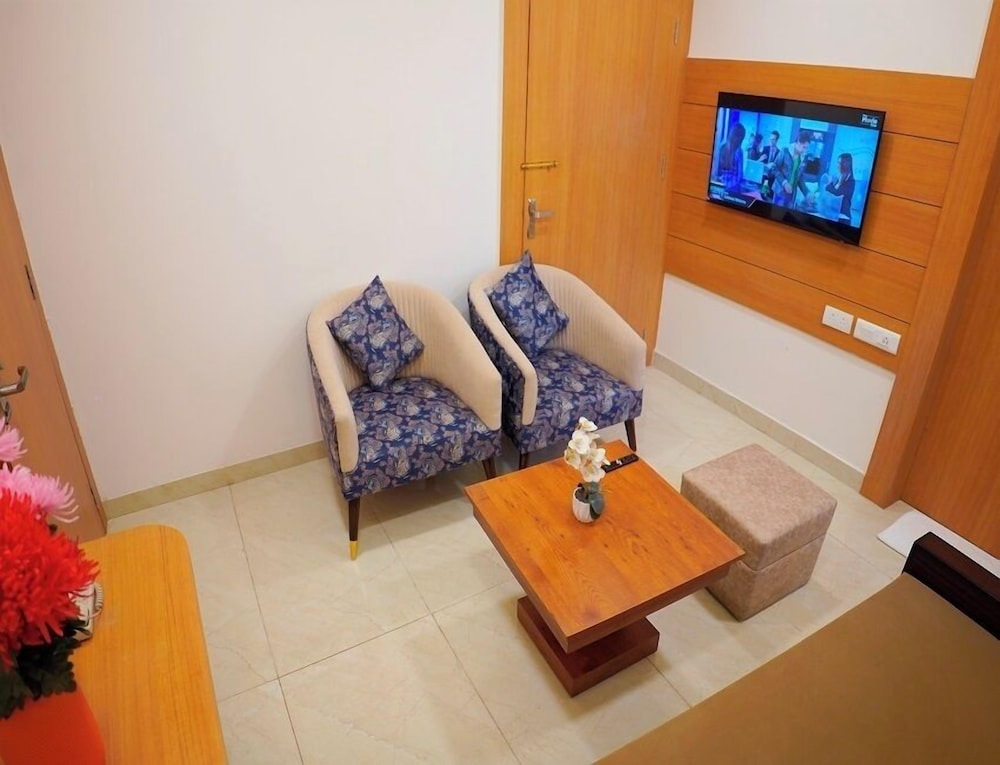 Deluxe Studio Suite photo 2