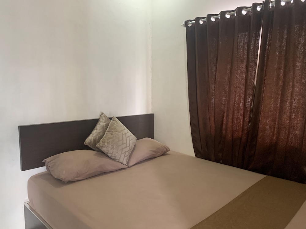 Standard Double Room - Photo 13