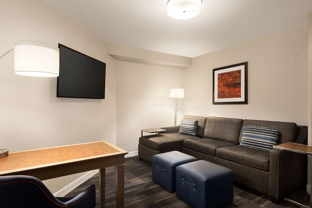 Suite, 2 Queen Beds, Non Smoking photo 2