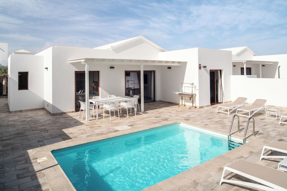 Villa 3 dormitorios 10A Ubay with Private Pool