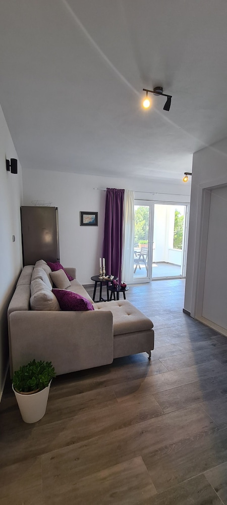 Apartment (A5) photo 1