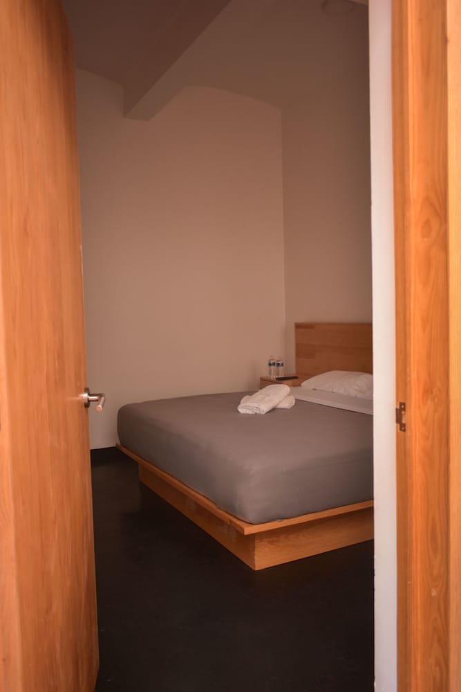 Suite, 1 King Bed, Non Smoking - Photo 8