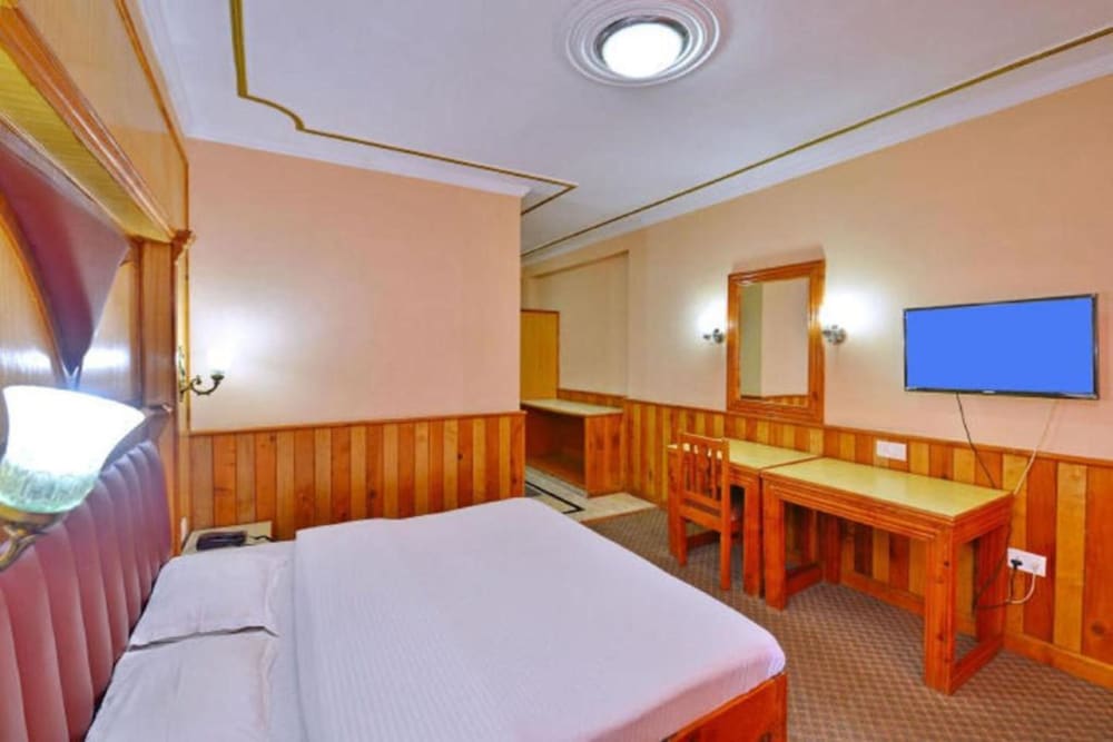 Deluxe Double Room - Photo 11