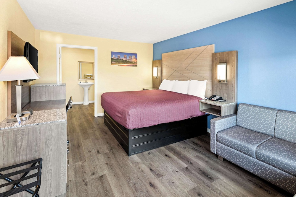 Room, 1 King Bed, Accessible, Non Smoking photo 1