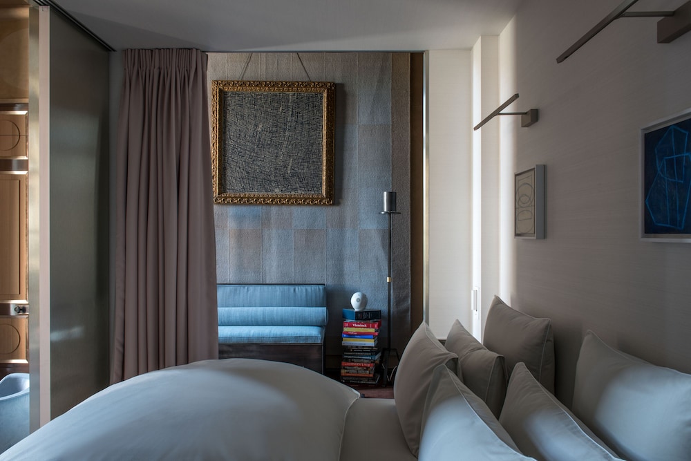 Suite Supérieure, 1 très grand lit, coin cuisine, accès piscine, vue jardin