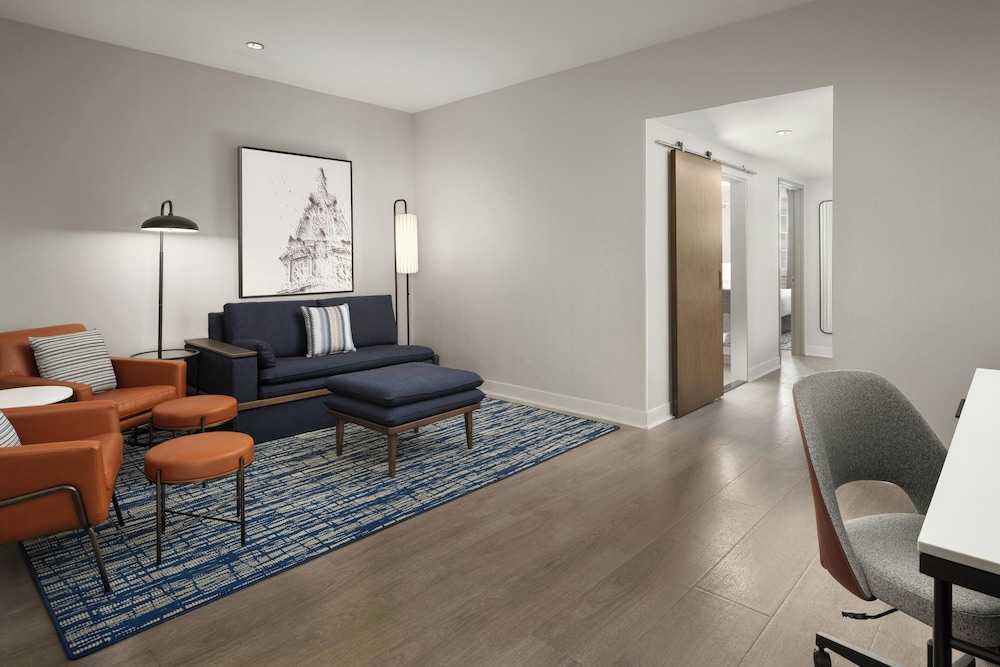 Suite, 1 Bedroom, Accessible Bathtub (Accessible) - Photo 3