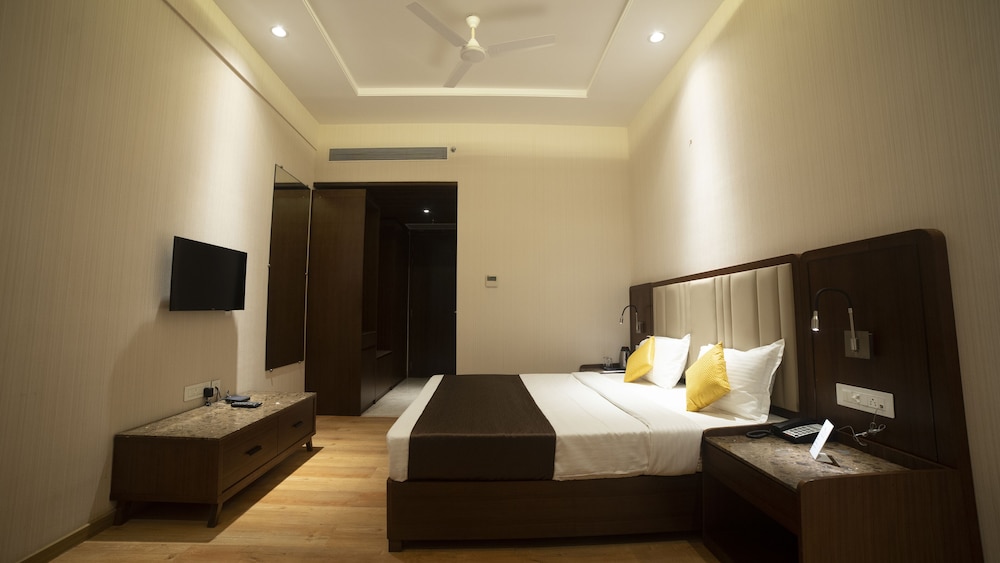Deluxe Room - Photo 3