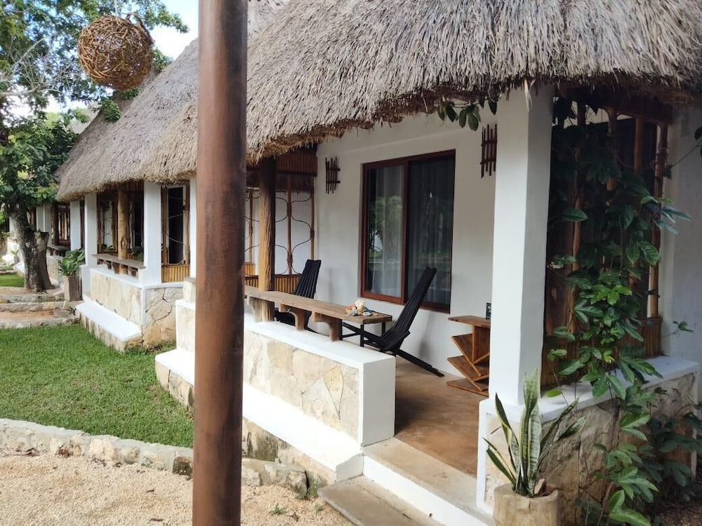 Standard Room, 1 King Bed, Private Bathroom, Ground Floor photo 3