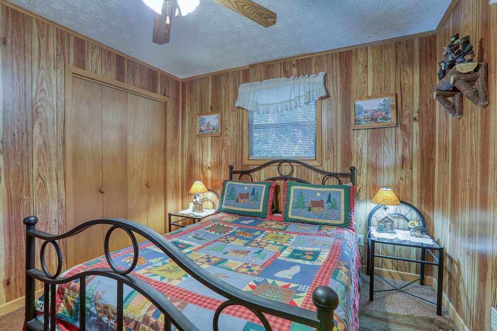 Cabin, 2 Bedrooms photo 1
