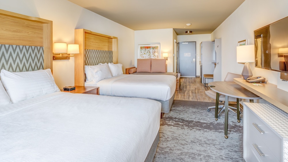 Standard Room, Multiple Beds photo 3