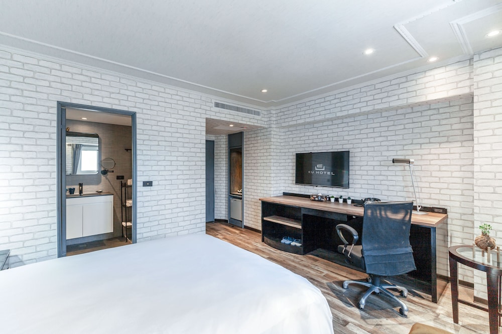 Elite Room, 1 Double Bed, City View photo 2