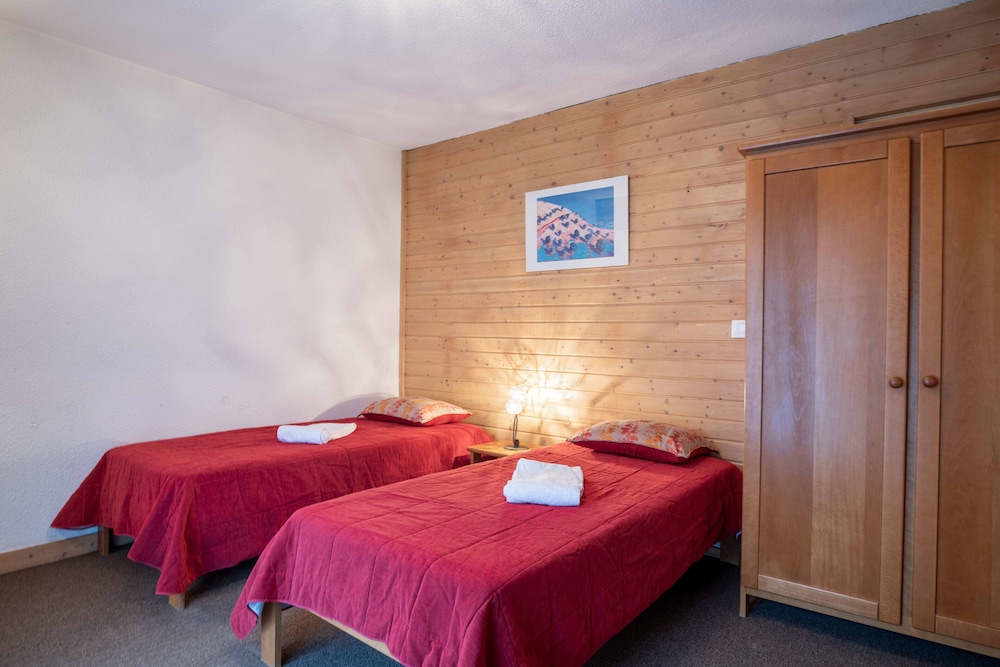 Standard Apartment, Multiple Beds, Balcony, Park View photo 2