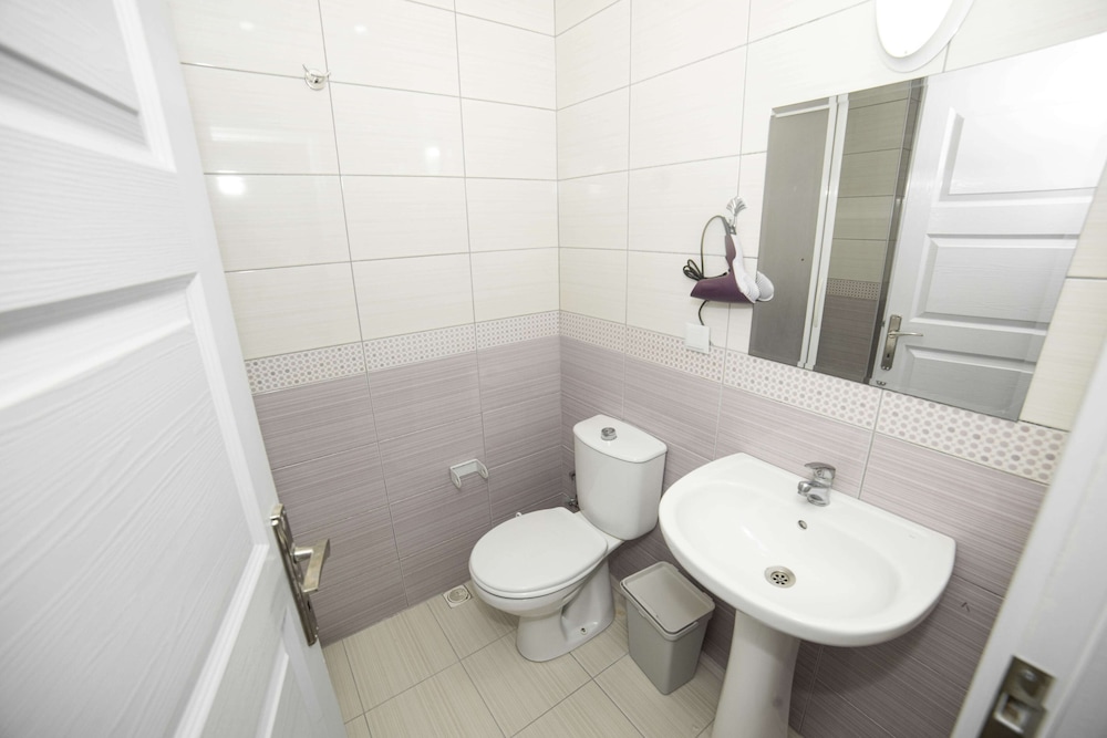 Standard Triple Room - Photo 12