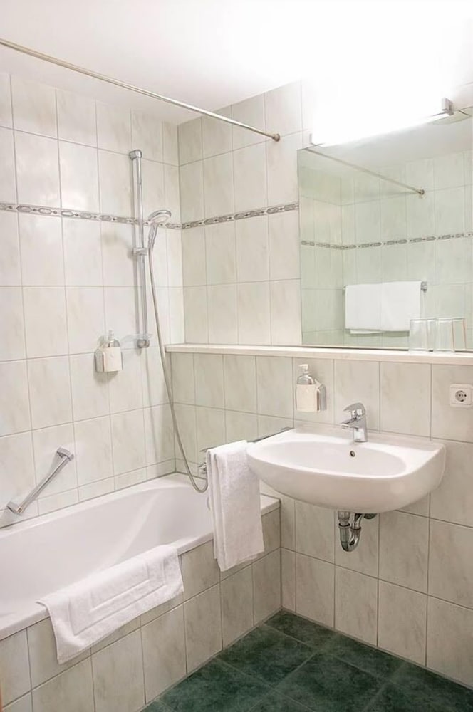 Classic Double Room Single Use photo 3