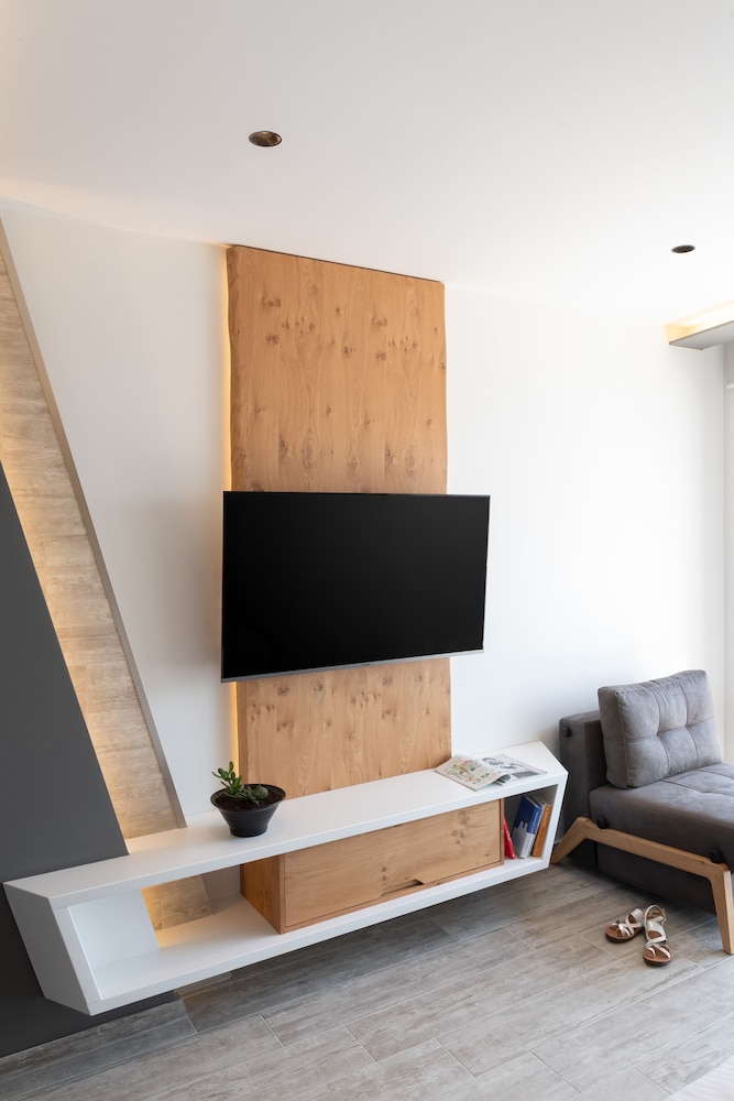 Panoramic Studio Suite, Sea View