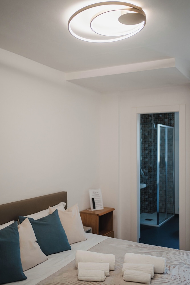 Basic Double Room, Courtyard View photo 2