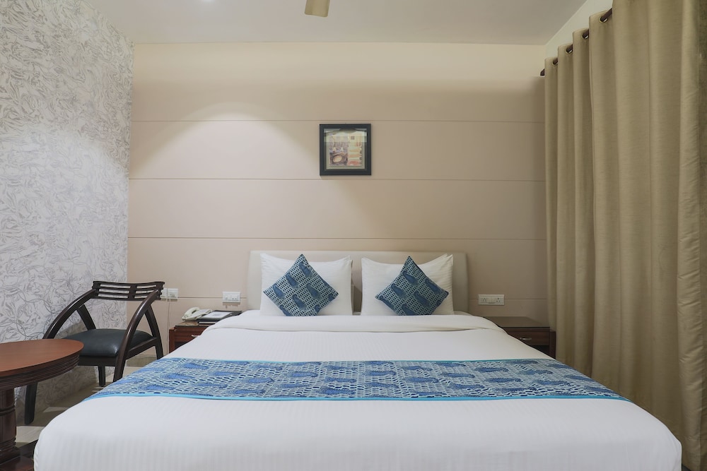 Deluxe Room - Photo 8