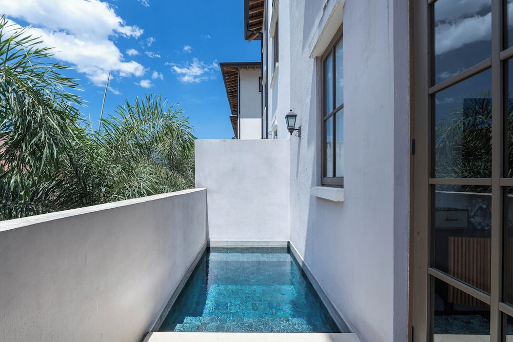 Condominio de Lujo, Varias Camas, Piscina Privada, Vista a la Ciudad (14 Camino Las Catalinas | 3 habitaciones | 3.5 baños)