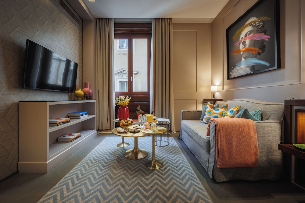 Two Bedroom Premier Suite thumbnail 5