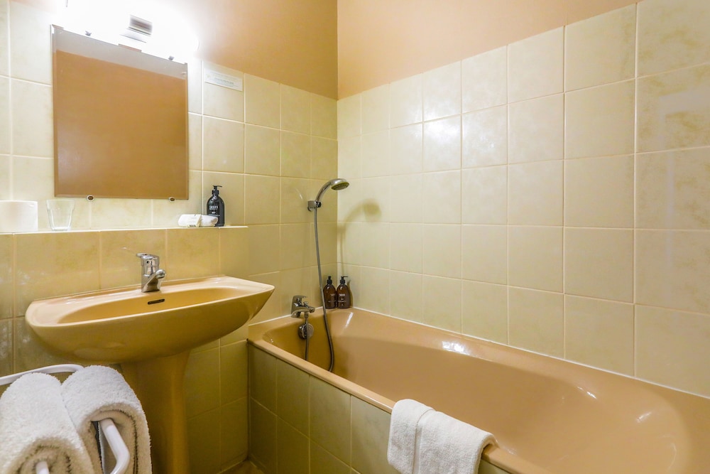 Chambre Standard, 1 lit double photo 3