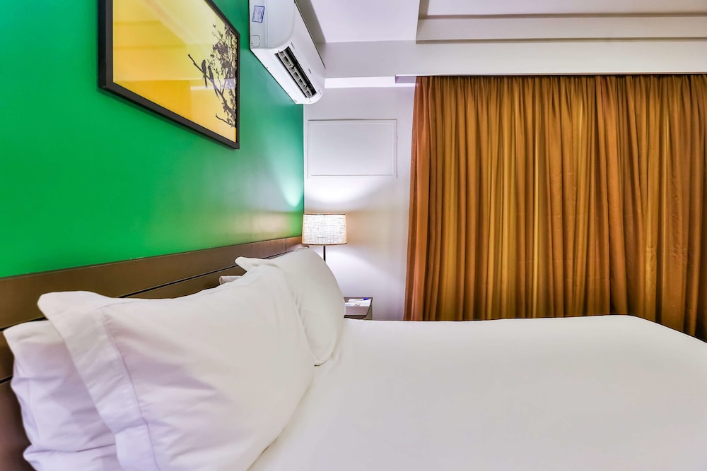 Standard Room, 1 Queen Bed