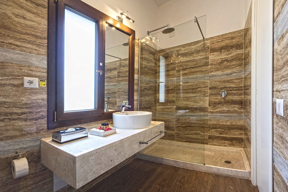 Superior Double Room (Ibiscus) - Photo 18