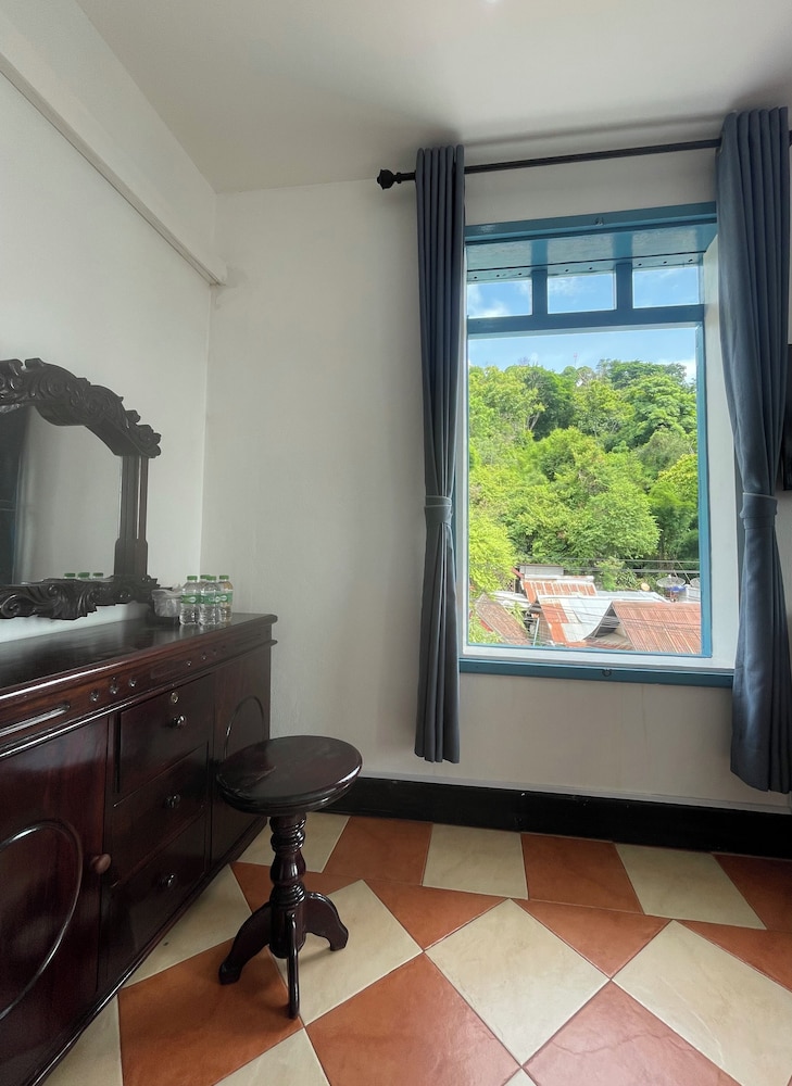Family Quadruple Room, City View - Photo 10