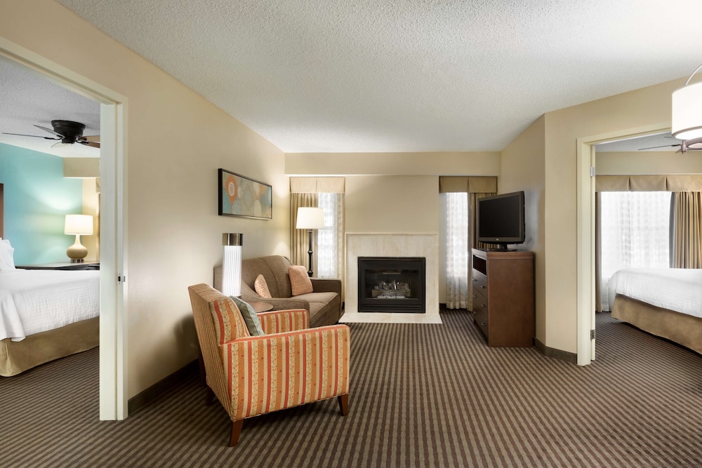 2 King 2 Bedroom Suite with Fireplace - Photo 1