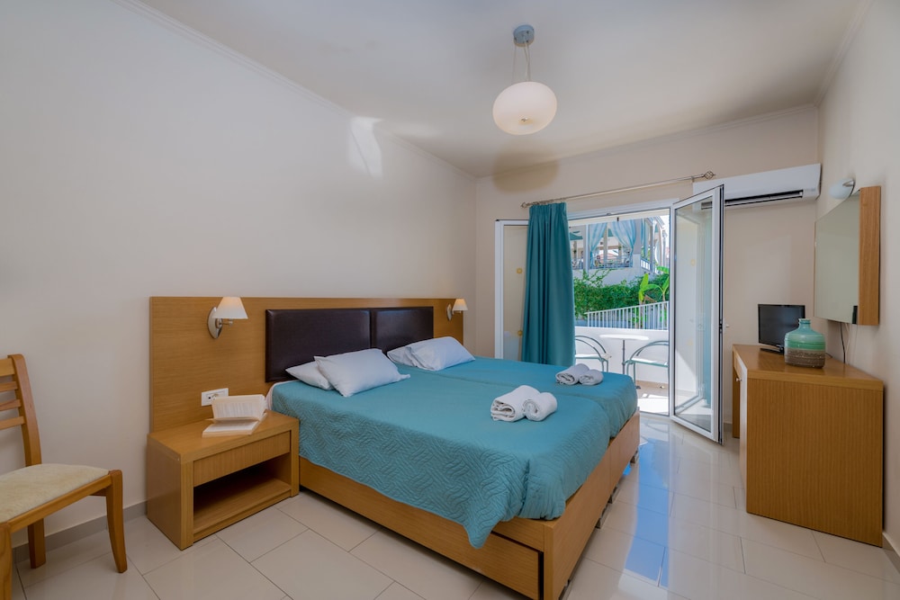 Superior Double or Twin Room, Mountain View, Garden Area - Photo 11