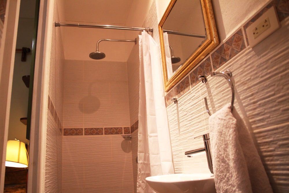 Small Room photo 3
