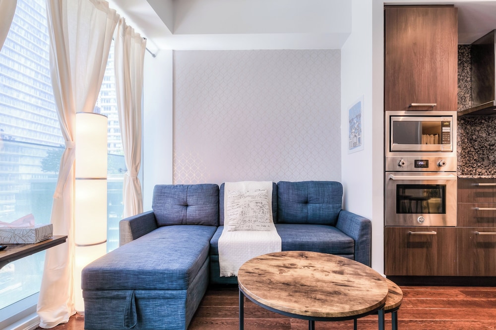 Romantic Apartment thumbnail 6